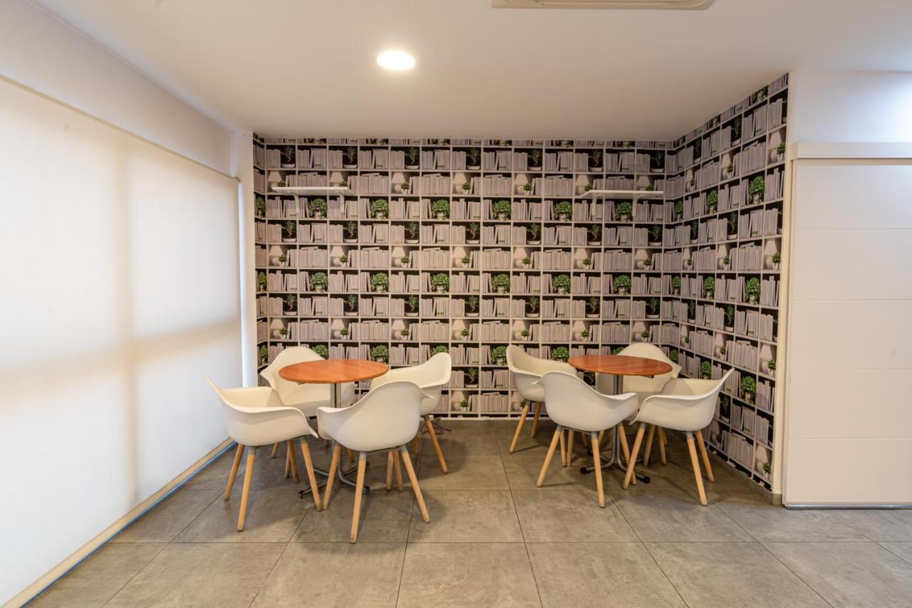 Hotel Golden Benidorm Bagian luar foto