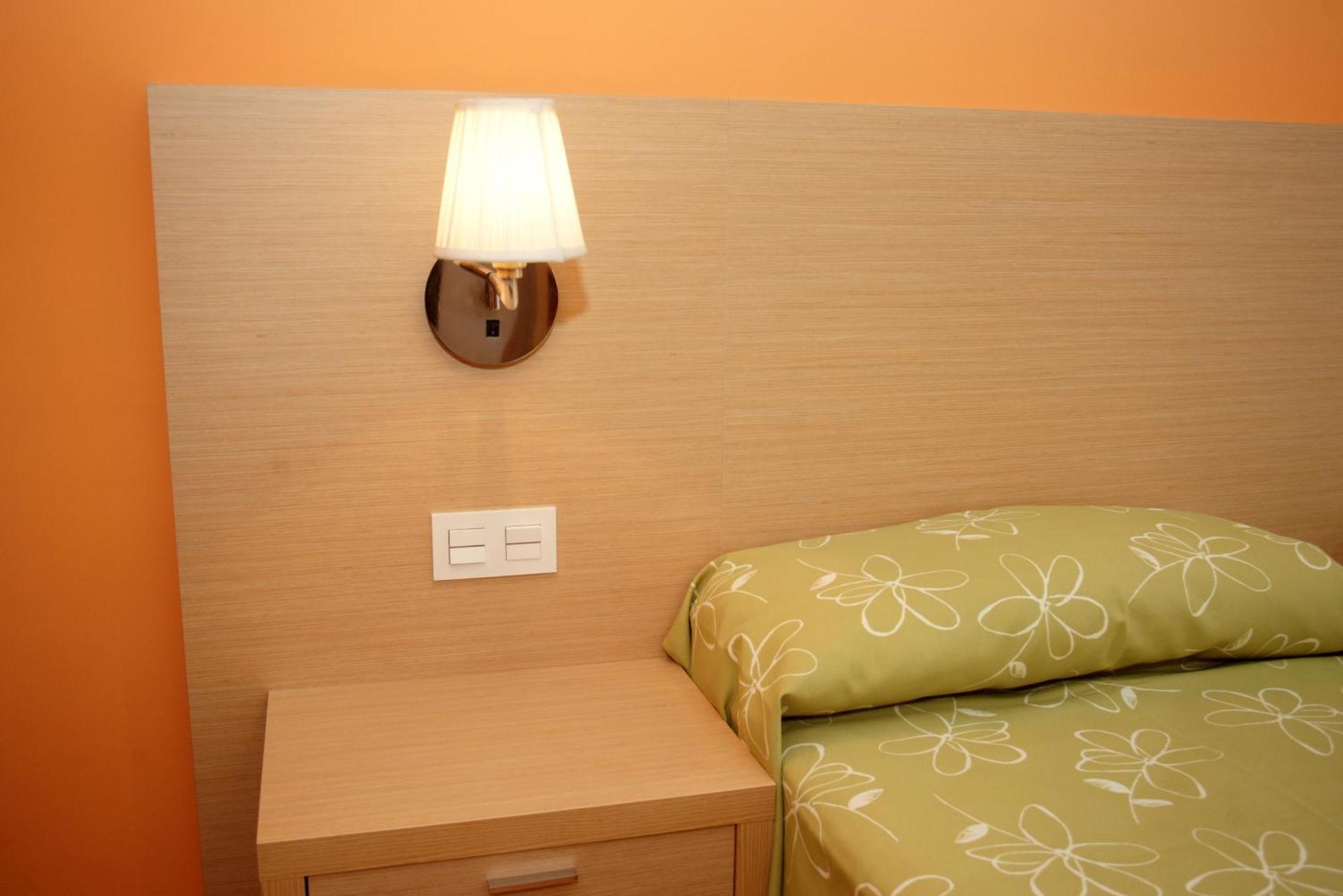 Hotel Golden Benidorm Bagian luar foto