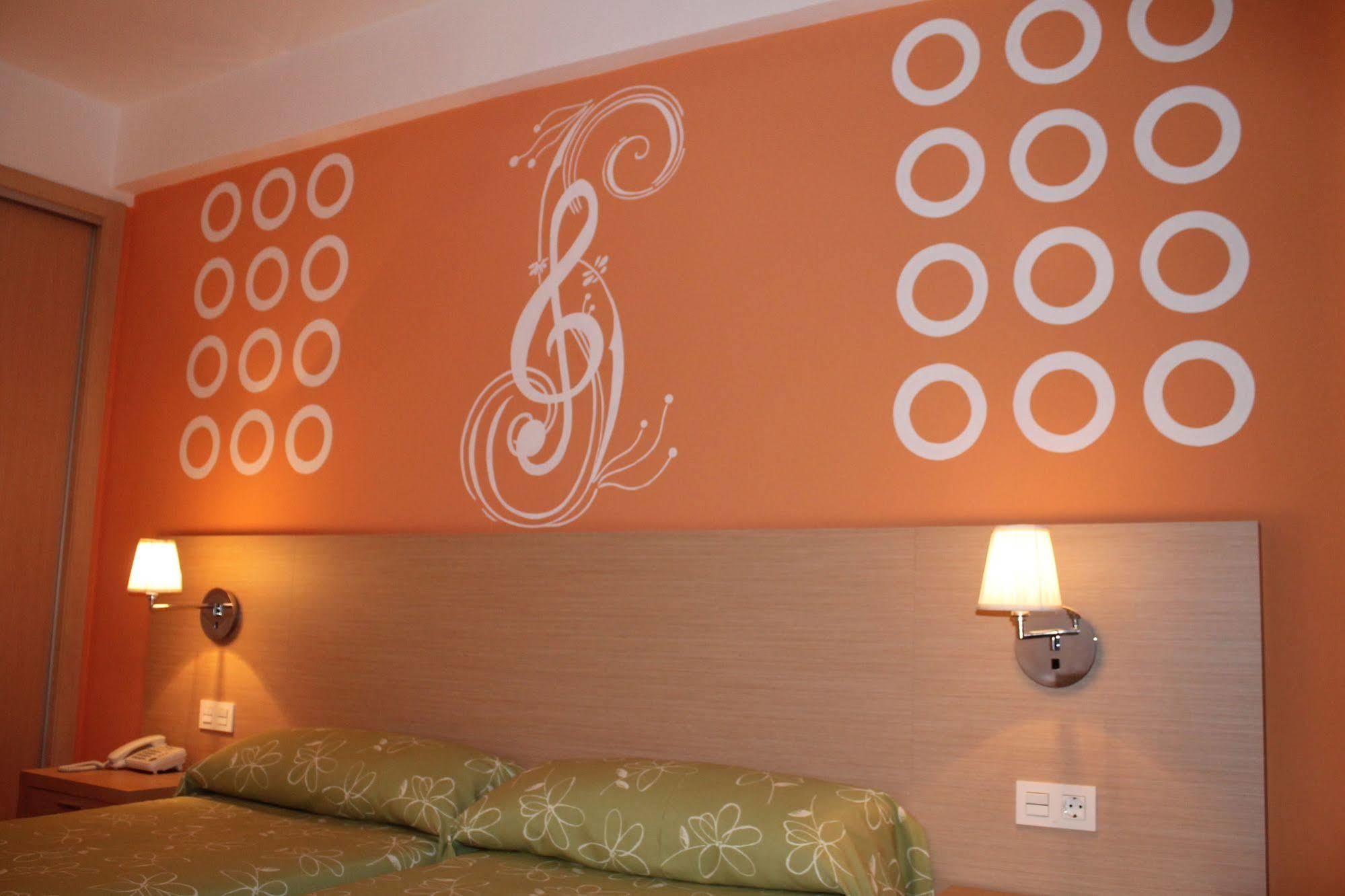 Hotel Golden Benidorm Bagian luar foto